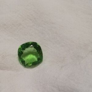 Vibrant Green Synthetic Peridot Gemstone 11ct